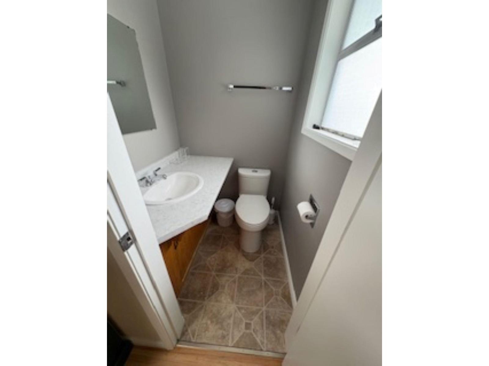 15568 THRIFT, White Rock