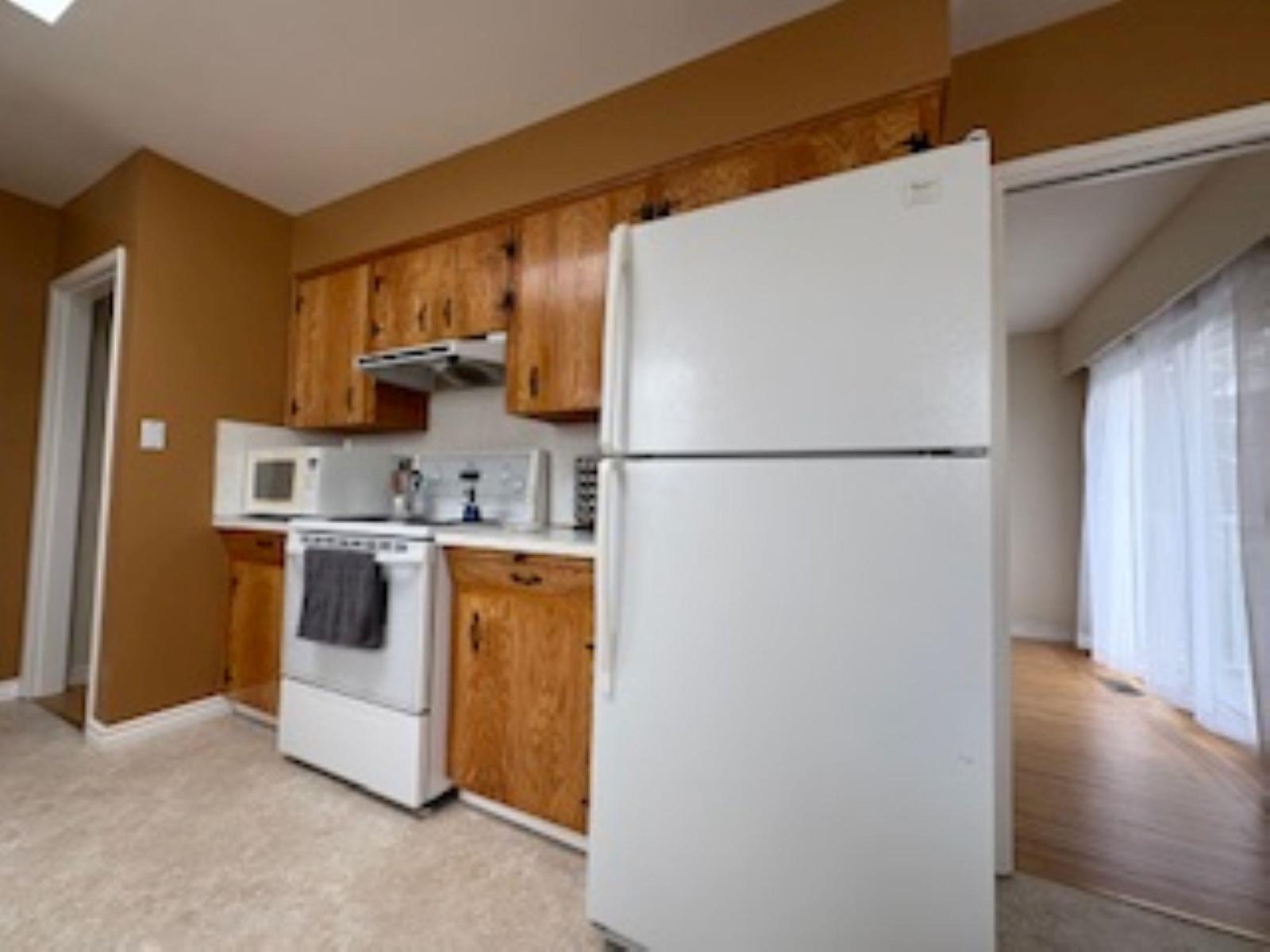 15568 THRIFT, White Rock