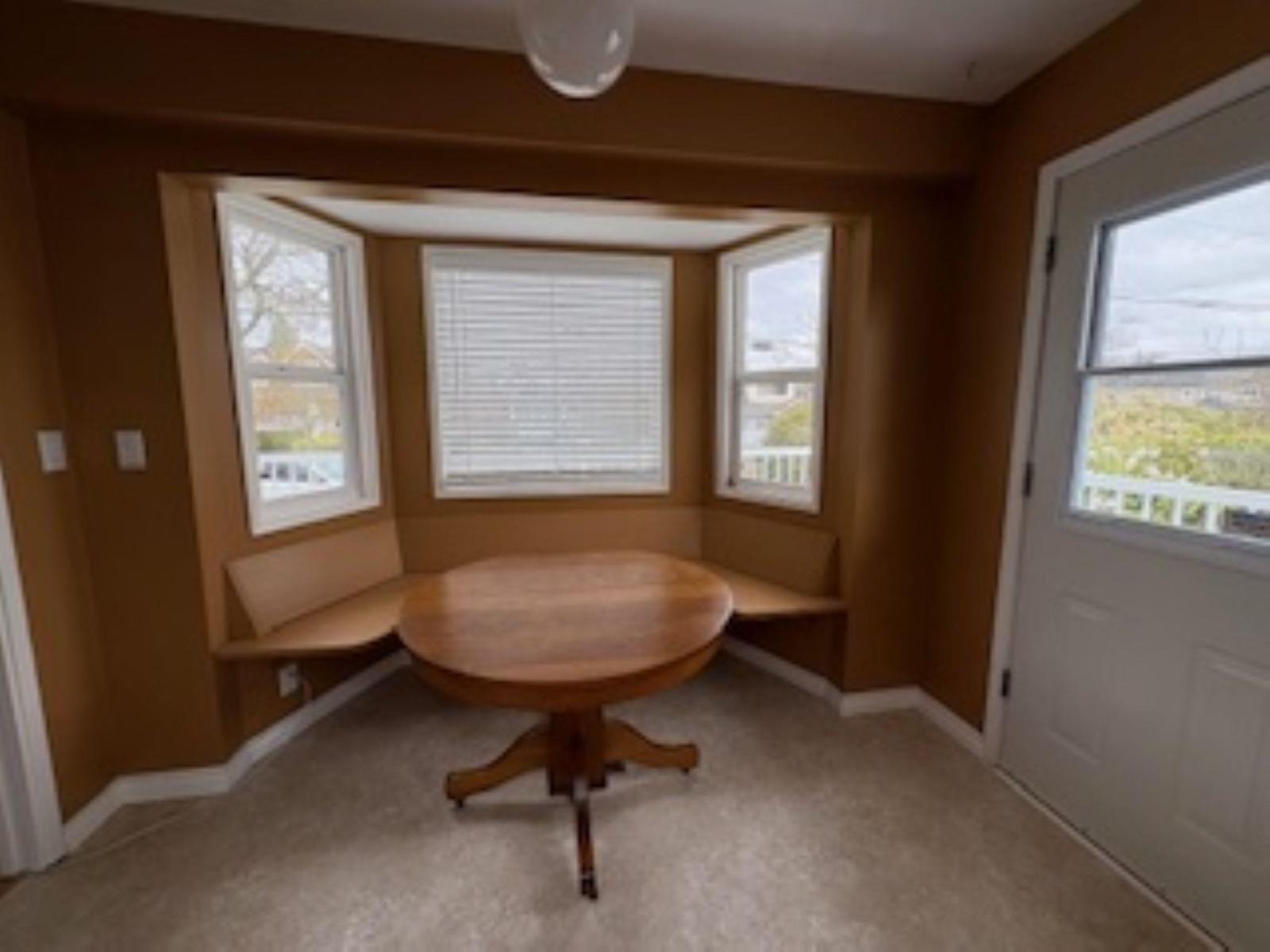 15568 THRIFT, White Rock