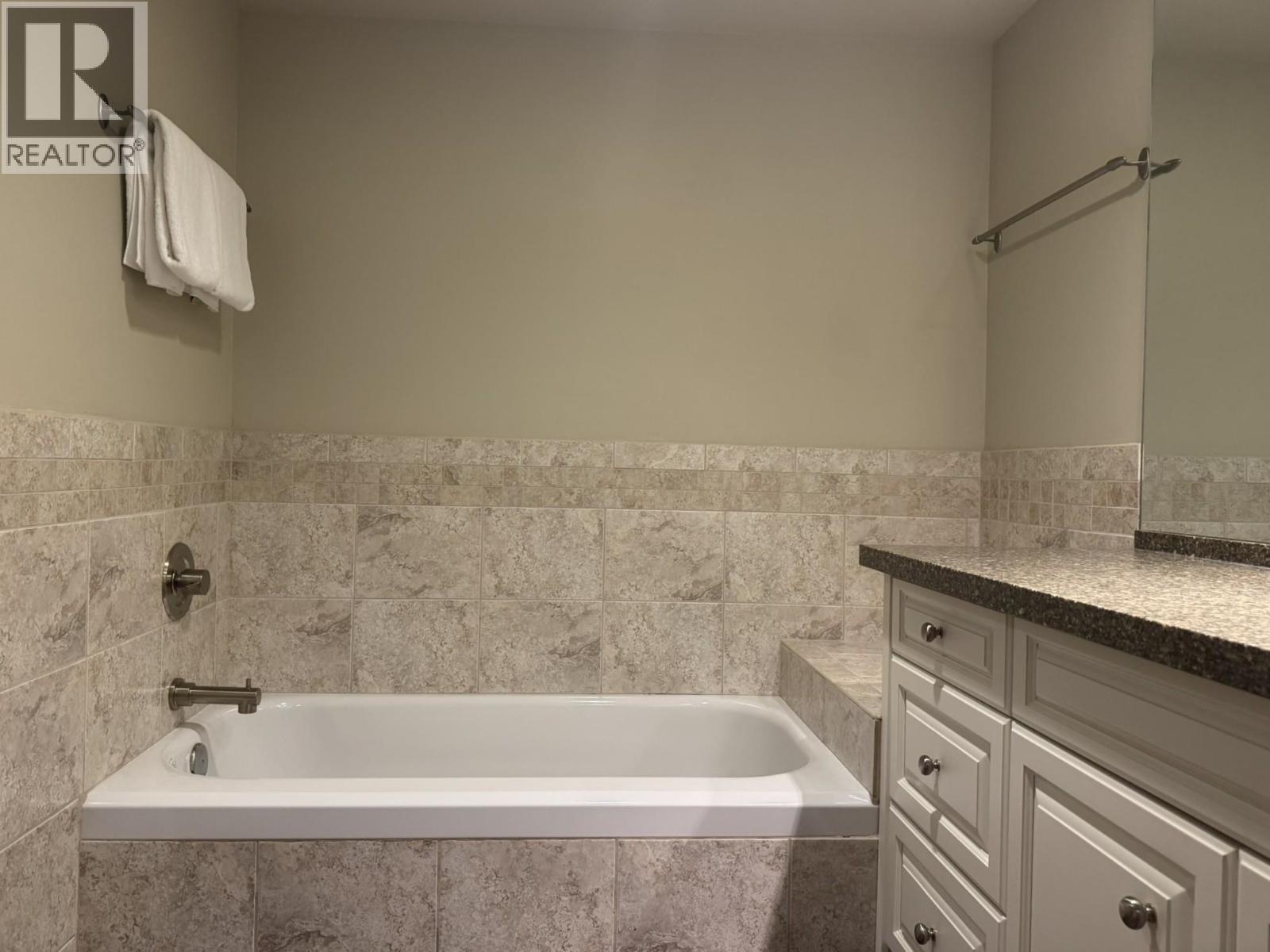 House in Whistler - Image 15