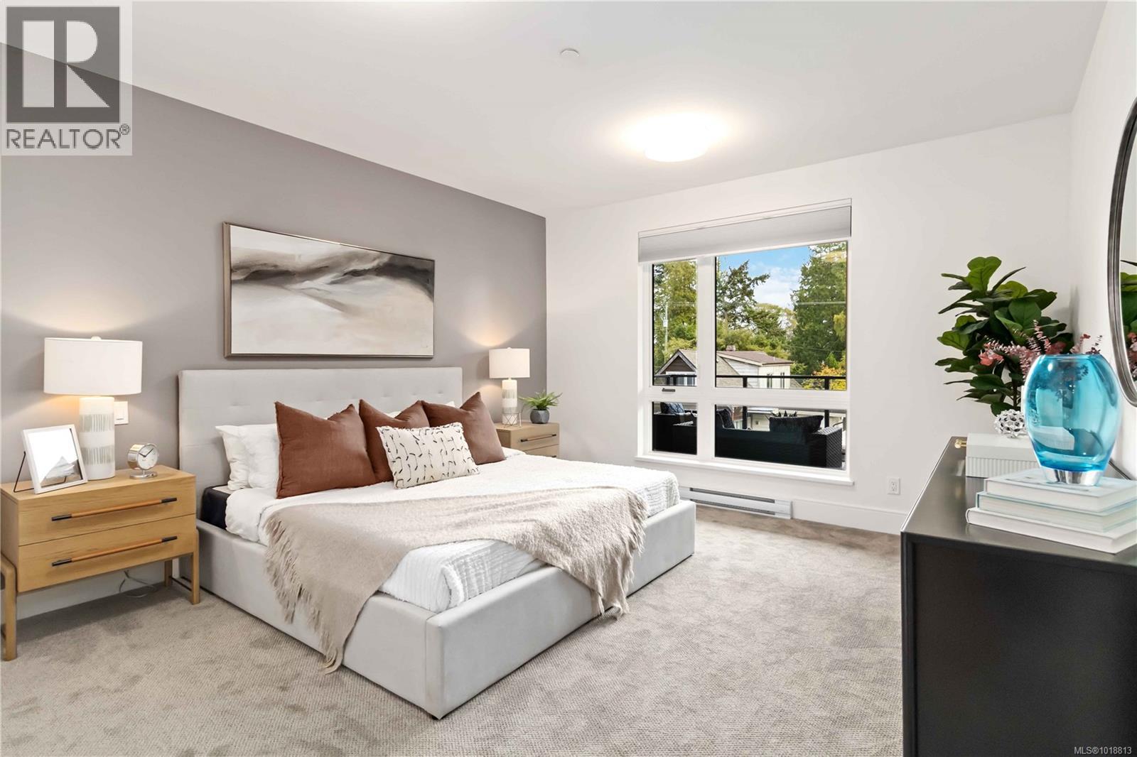 202 986 Doumac Avenue, Saanich