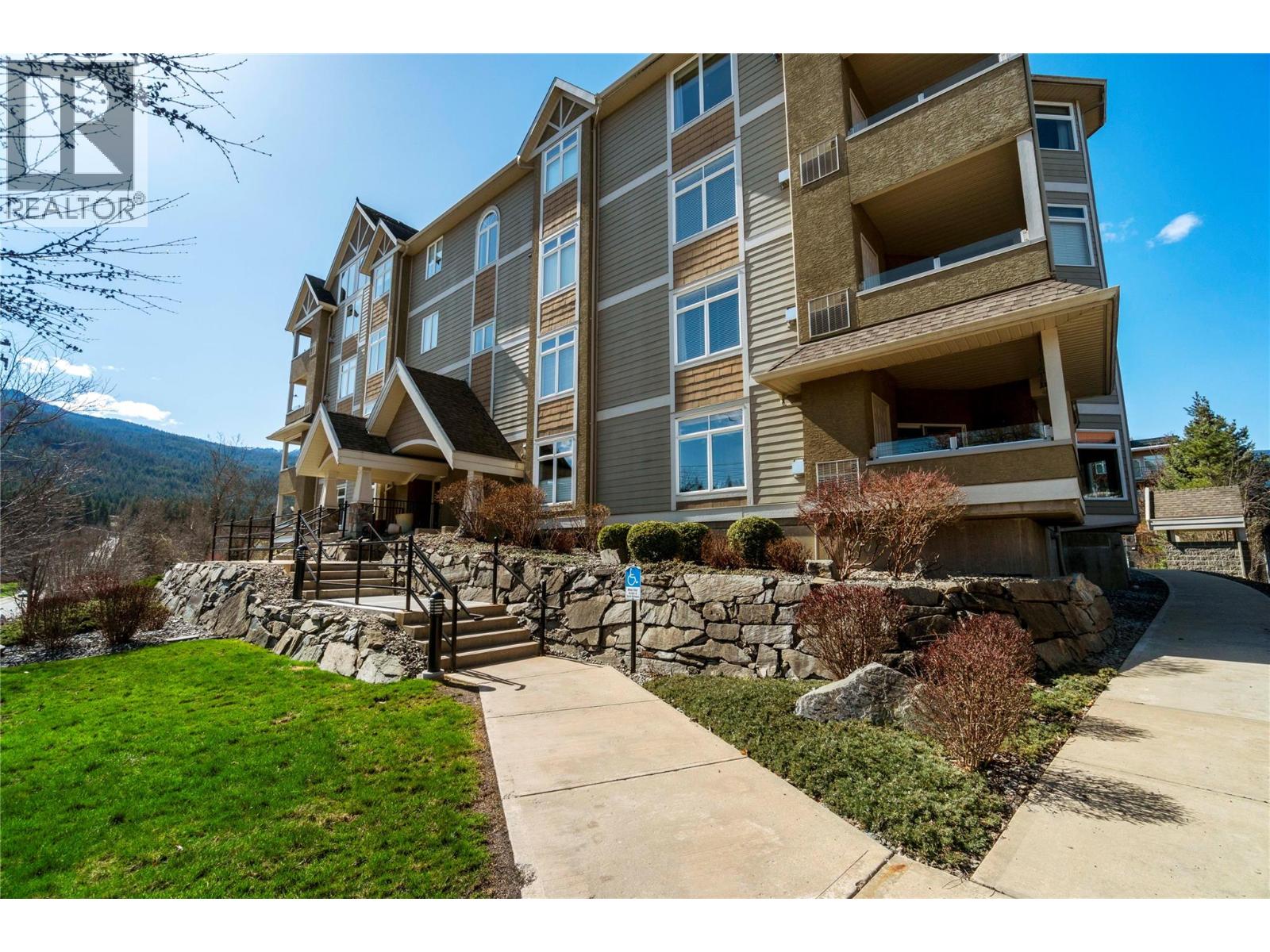 102 611 Shuswap Street Southwest, Salmon Arm