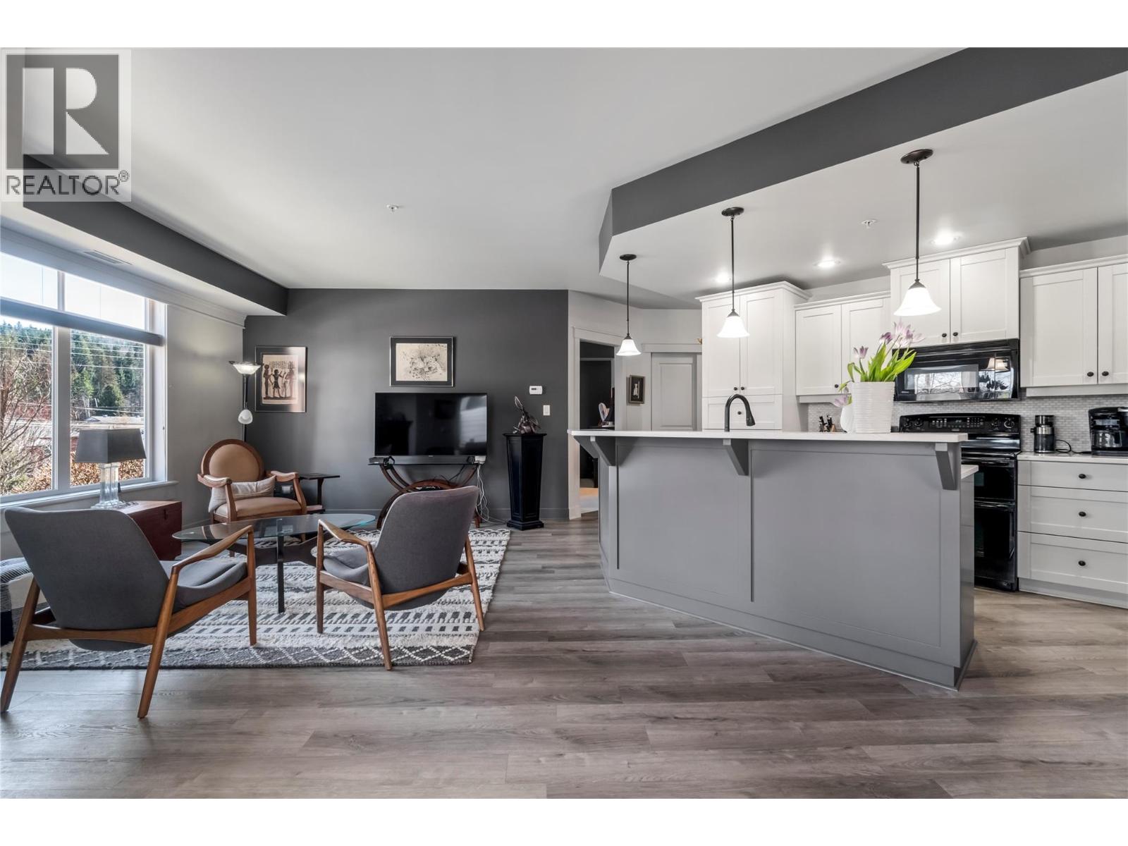 102 611 Shuswap Street Southwest, Salmon Arm