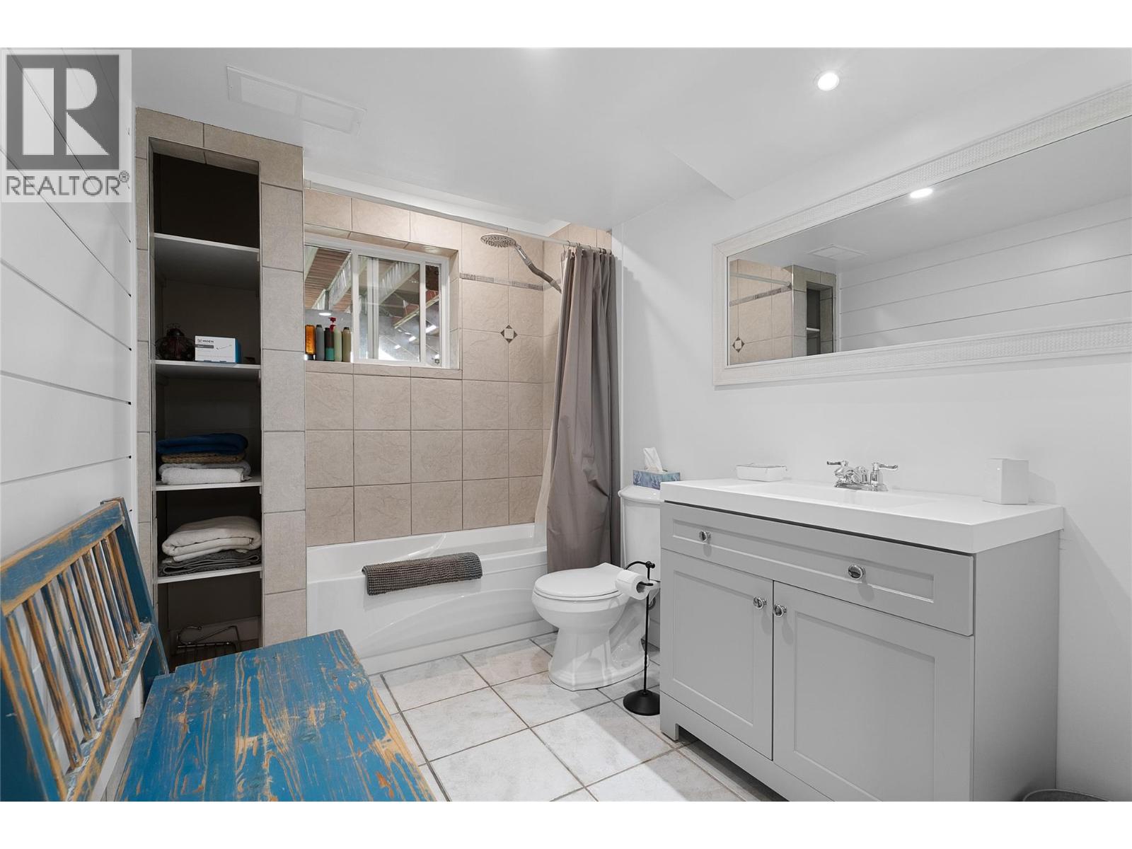 2176 Blackwell Avenue, Merritt