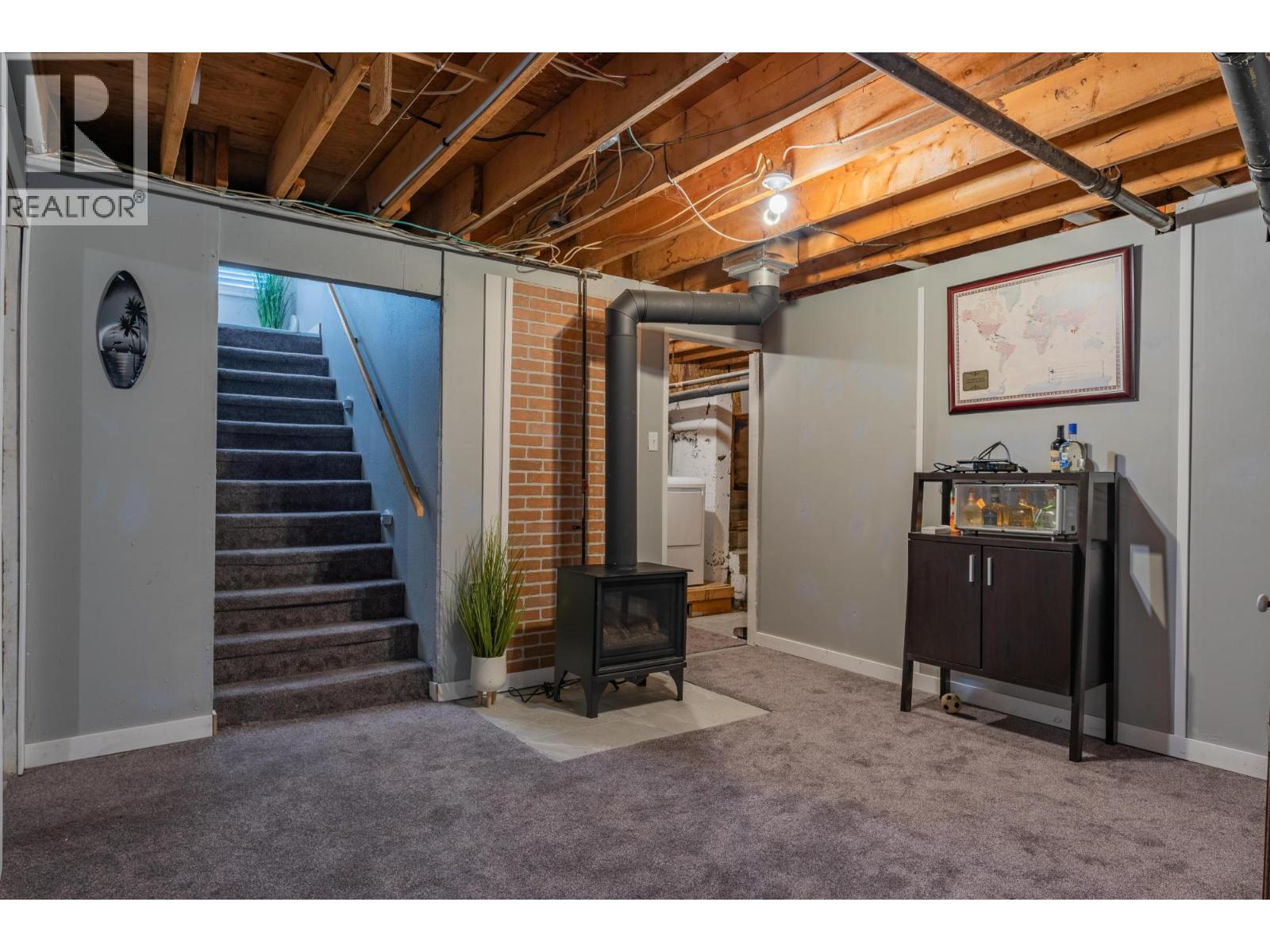 2194 SIXTH Avenue, Trail