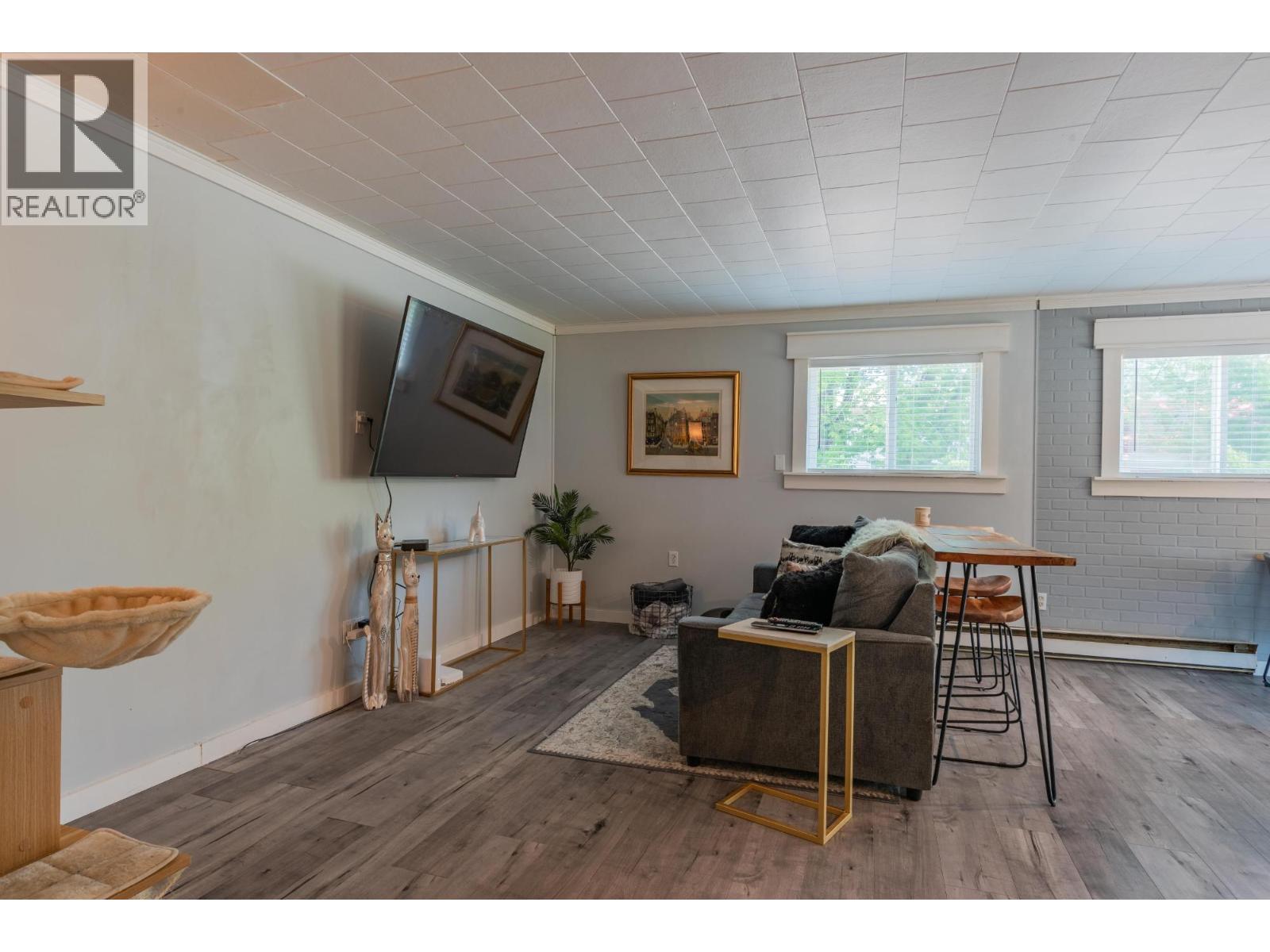 2194 SIXTH Avenue, Trail