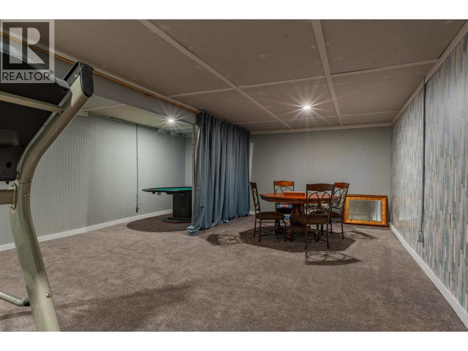 2194 SIXTH Avenue, Trail