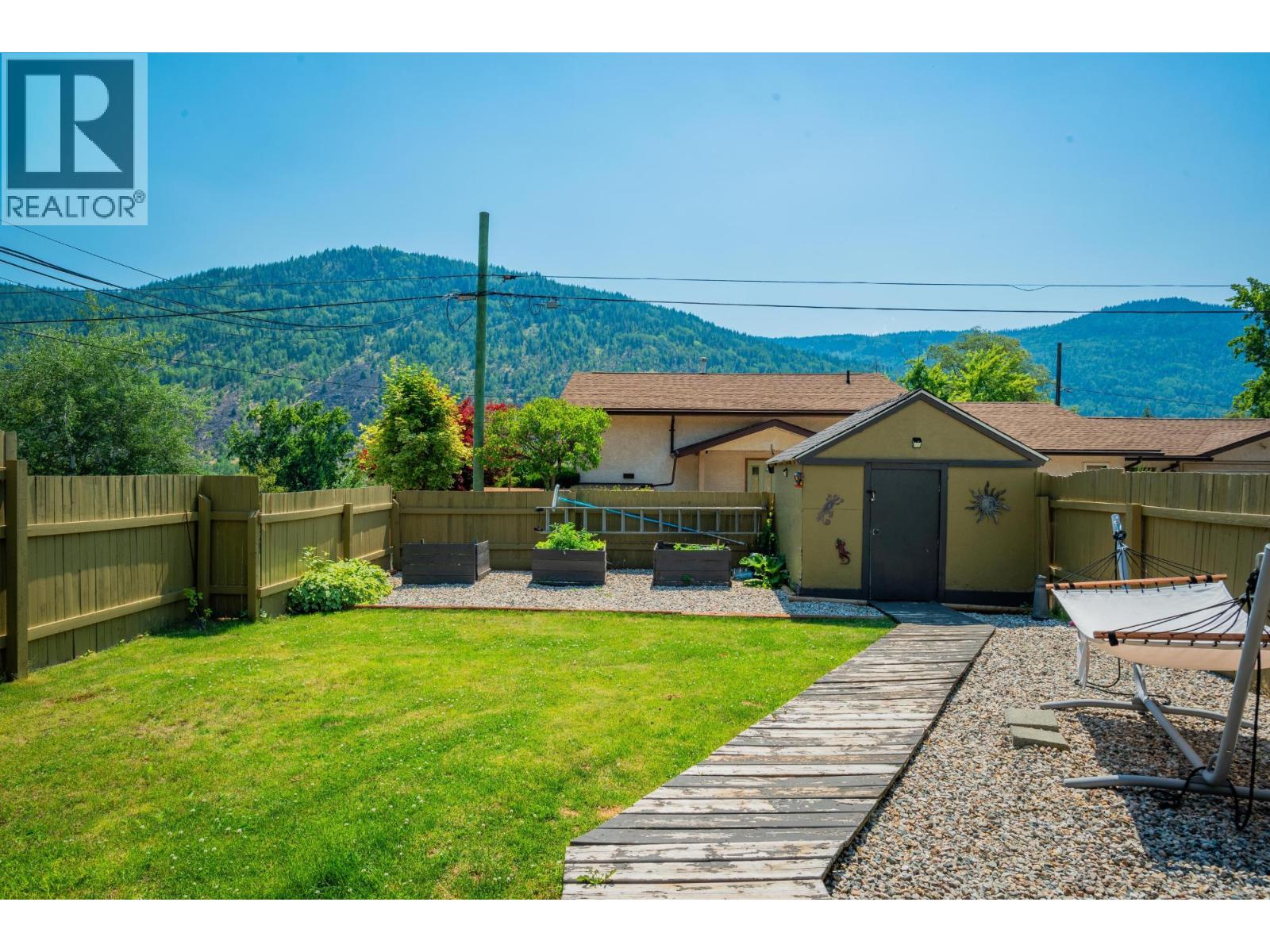 2194 SIXTH Avenue, Trail