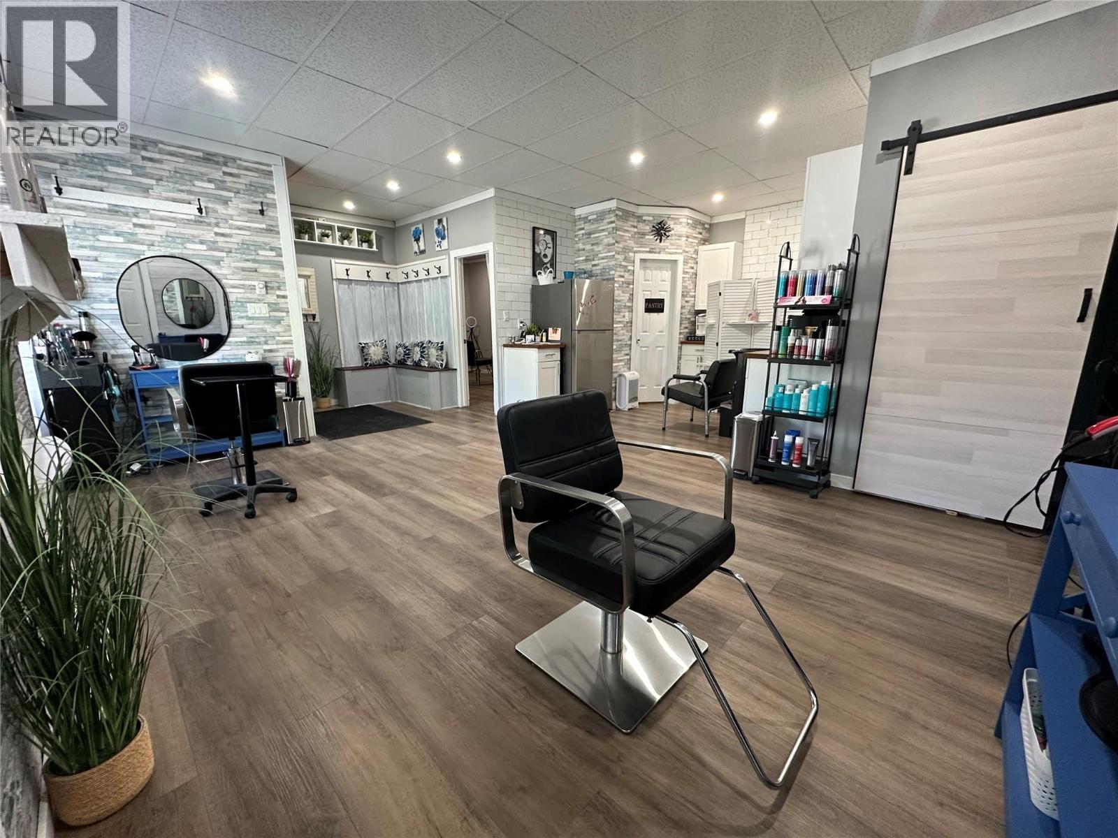 2194 SIXTH Avenue, Trail