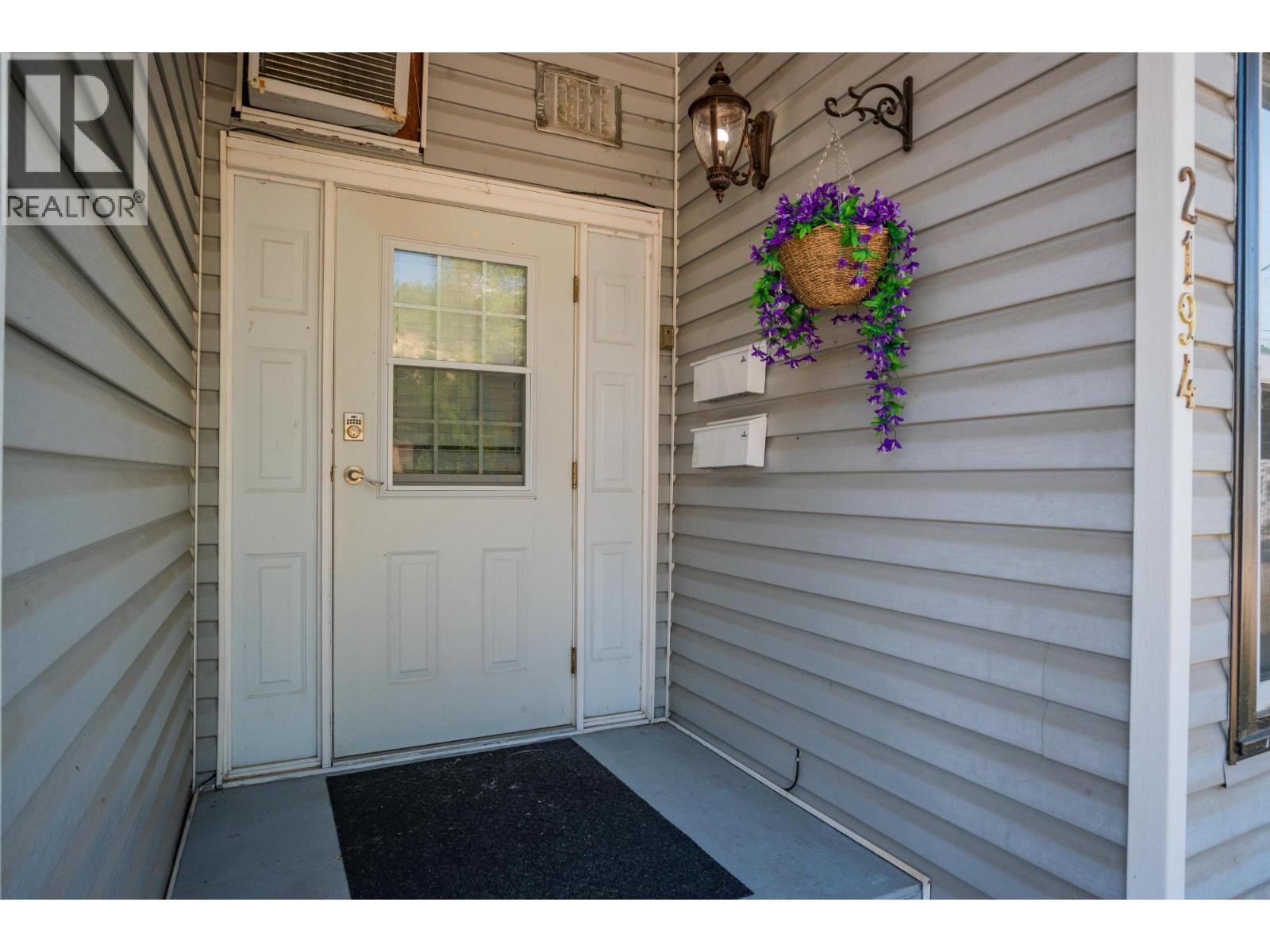 2194 SIXTH Avenue, Trail