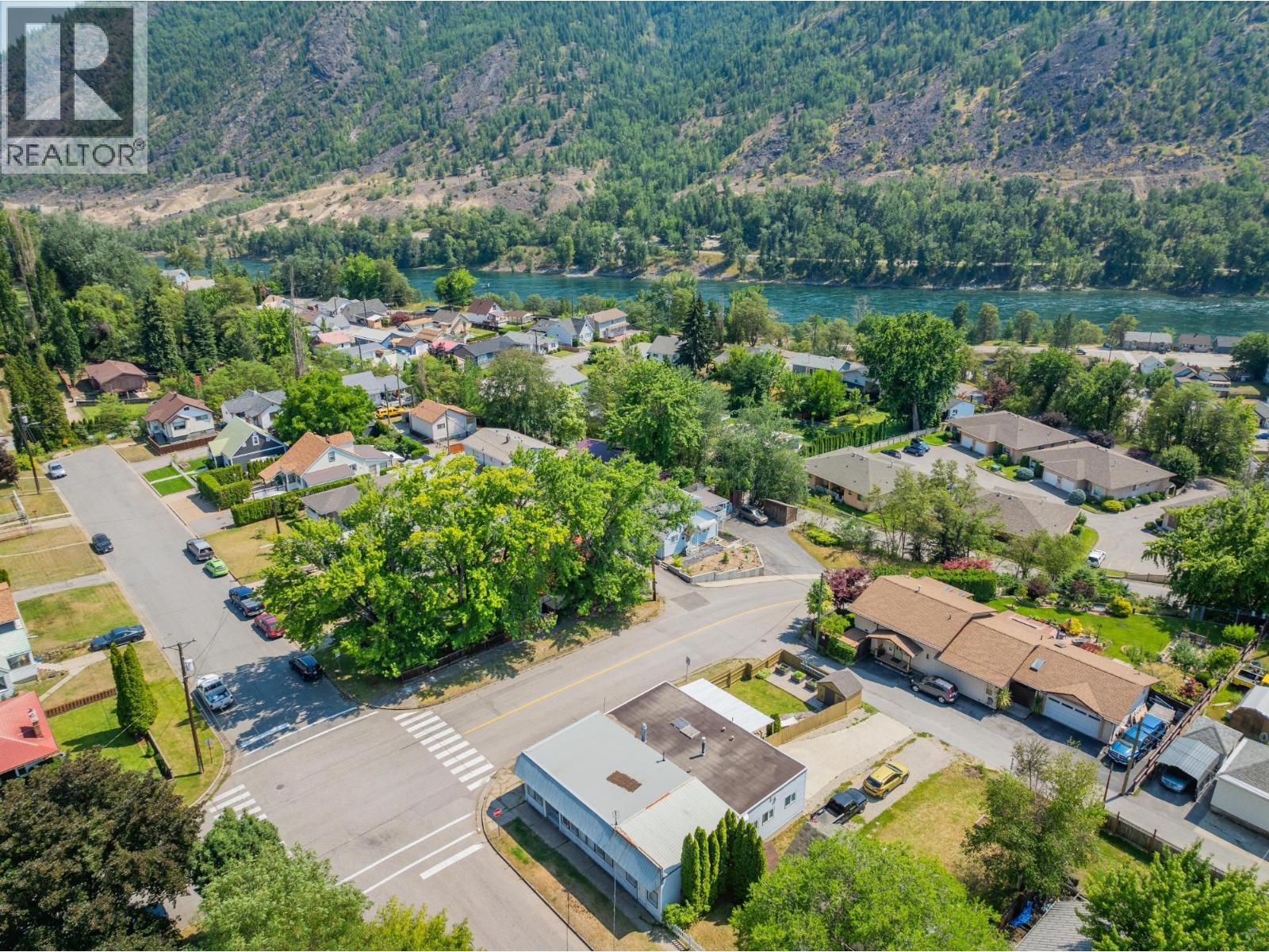 2194 SIXTH Avenue, Trail