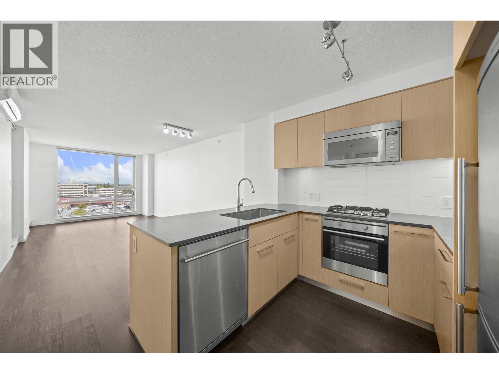 #1011-7988 ACKROYD Road, Richmond