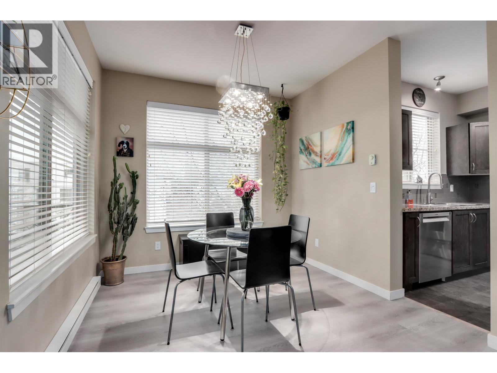 303 2336 WHYTE AVENUE, Port Coquitlam