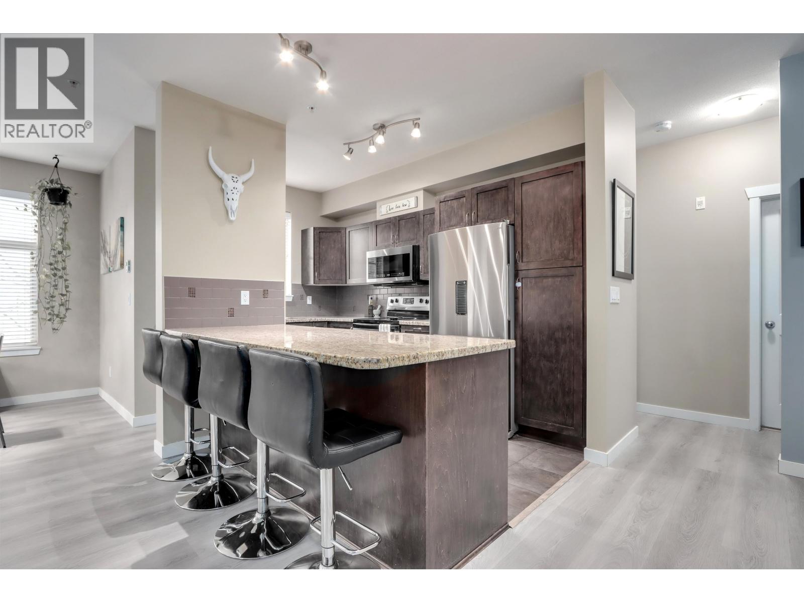 303 2336 WHYTE AVENUE, Port Coquitlam