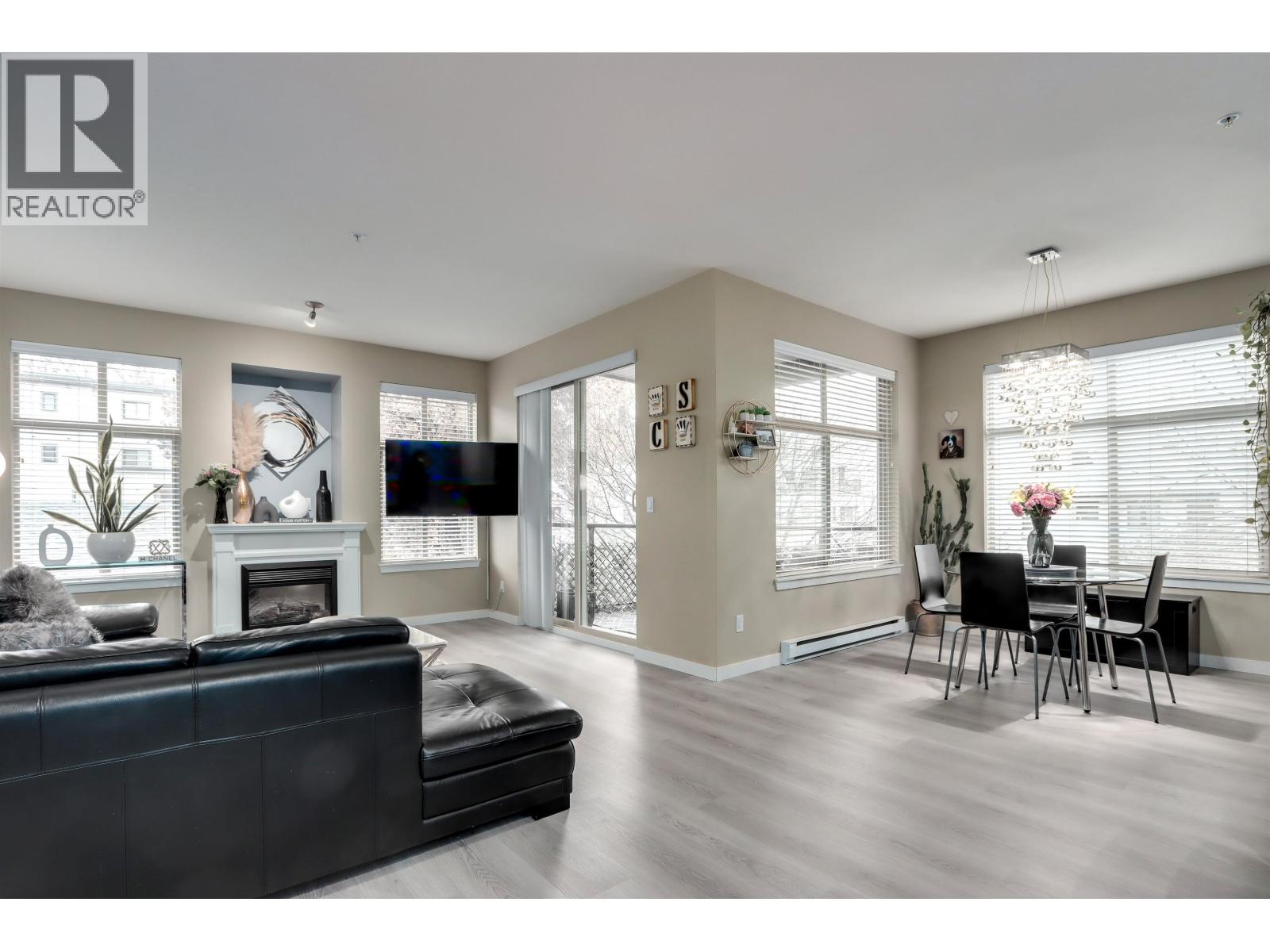 303 2336 WHYTE AVENUE, Port Coquitlam