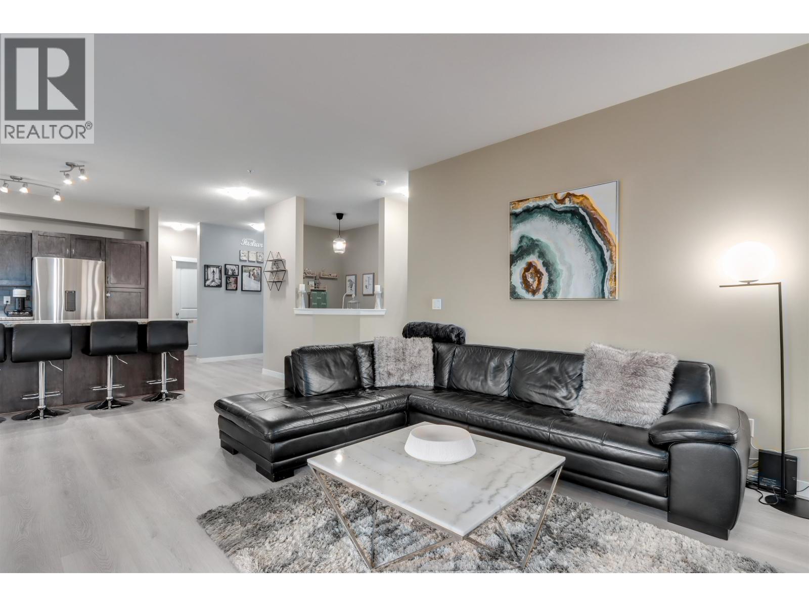 303 2336 WHYTE AVENUE, Port Coquitlam