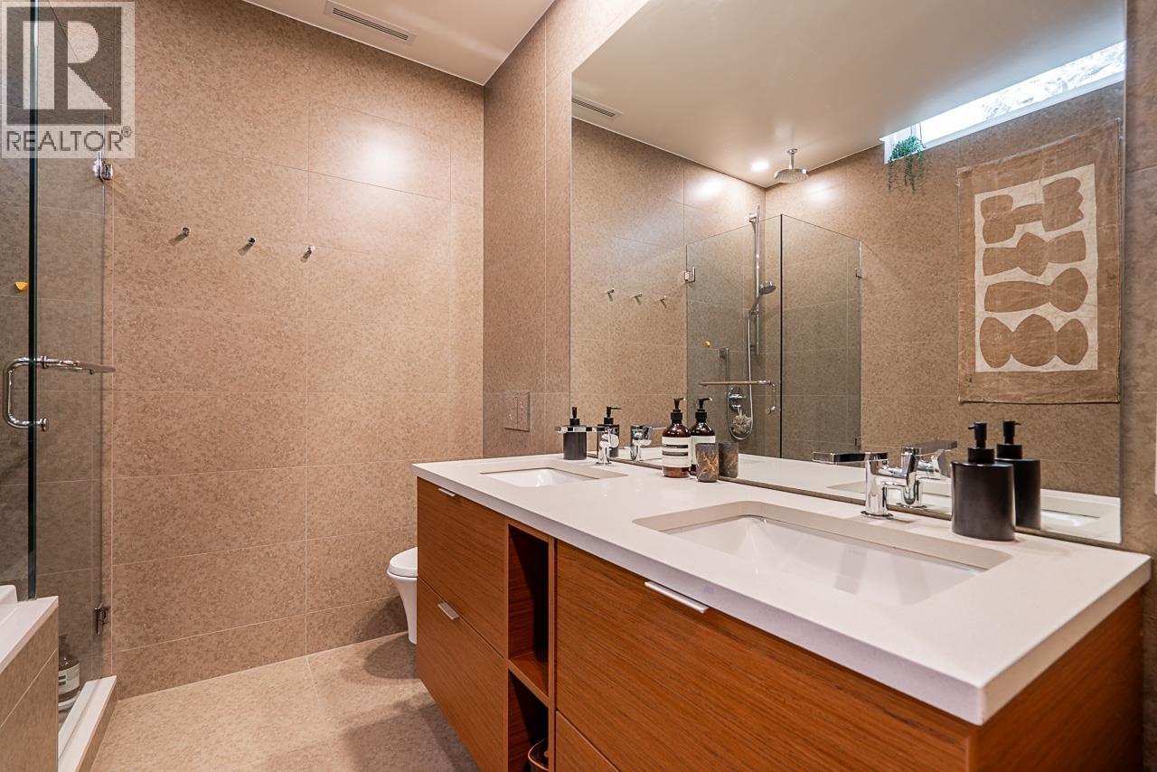 401 6699 NELSON AVENUE, West Vancouver