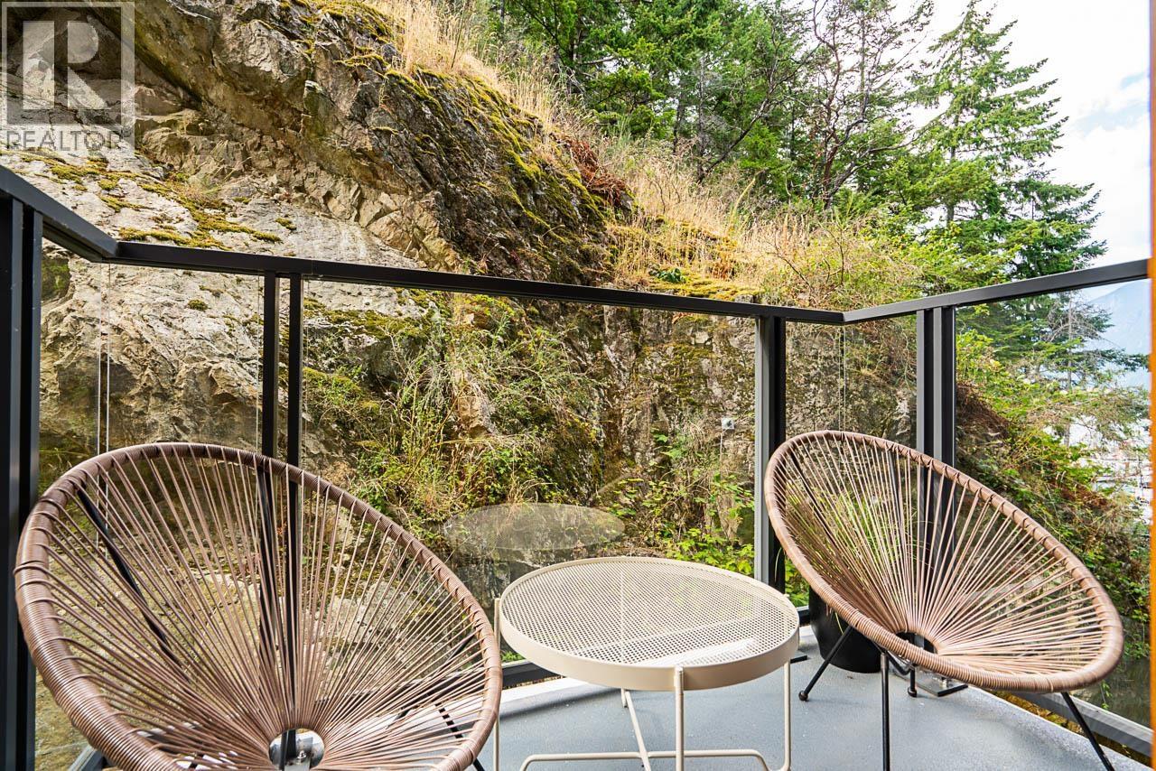 401 6699 NELSON AVENUE, West Vancouver