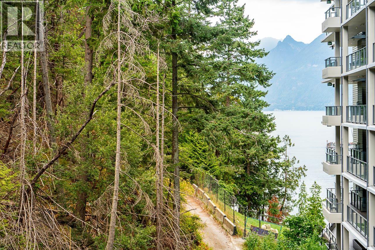 401 6699 NELSON AVENUE, West Vancouver