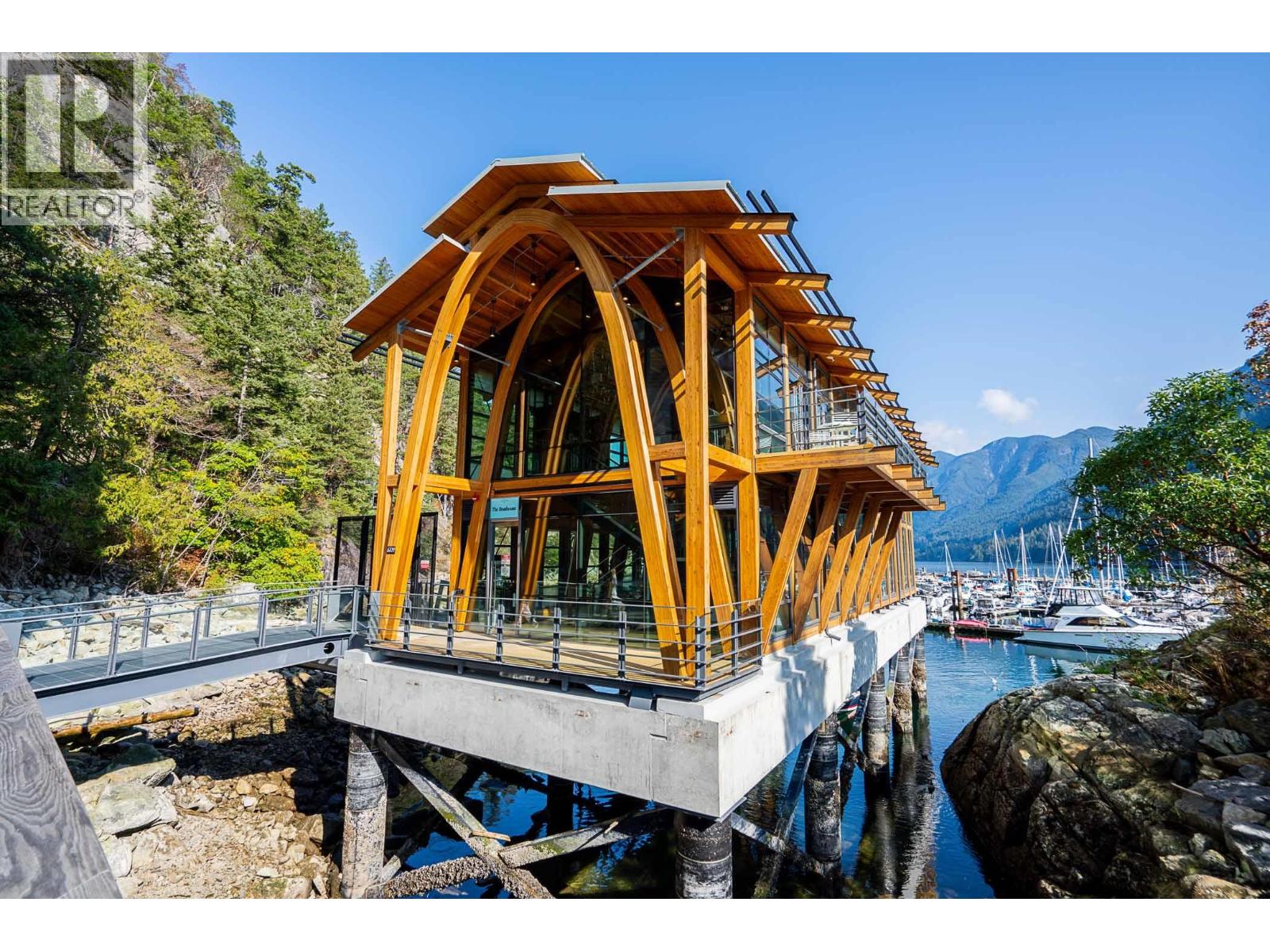 401 6699 NELSON AVENUE, West Vancouver