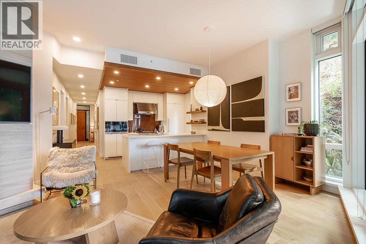 401 6699 NELSON AVENUE, West Vancouver