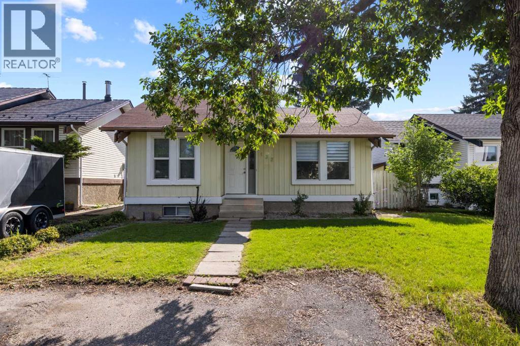 132 Whitehill Place NE, Calgary, Alberta