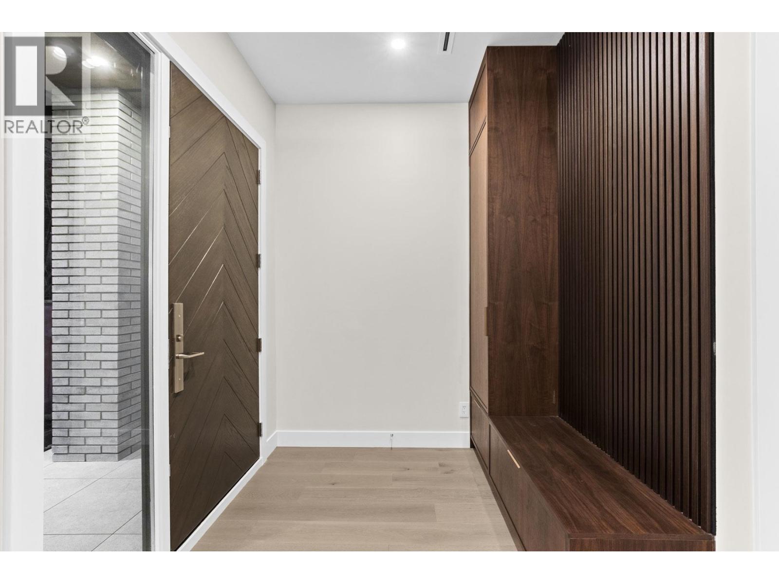 3071 FROMME ROAD, North Vancouver