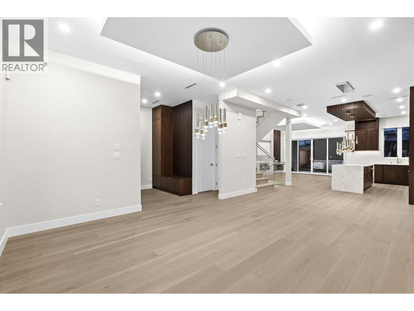 3071 FROMME ROAD, North Vancouver