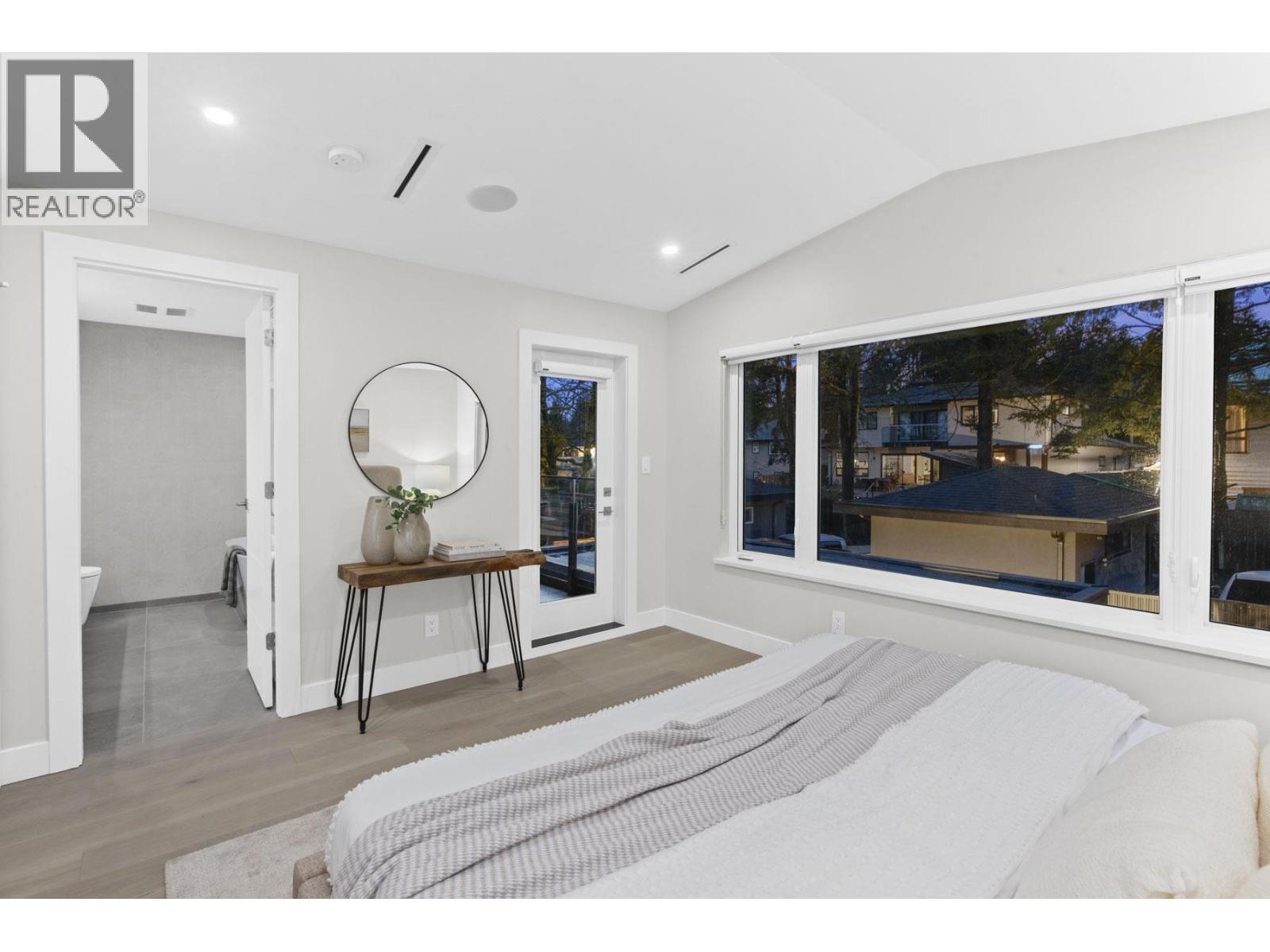 3073 FROMME ROAD, North Vancouver