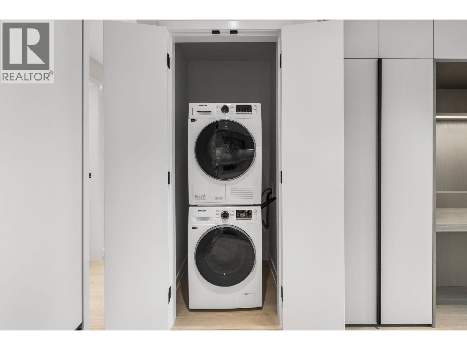 213 2015 ST. JOHNS STREET, Port Moody