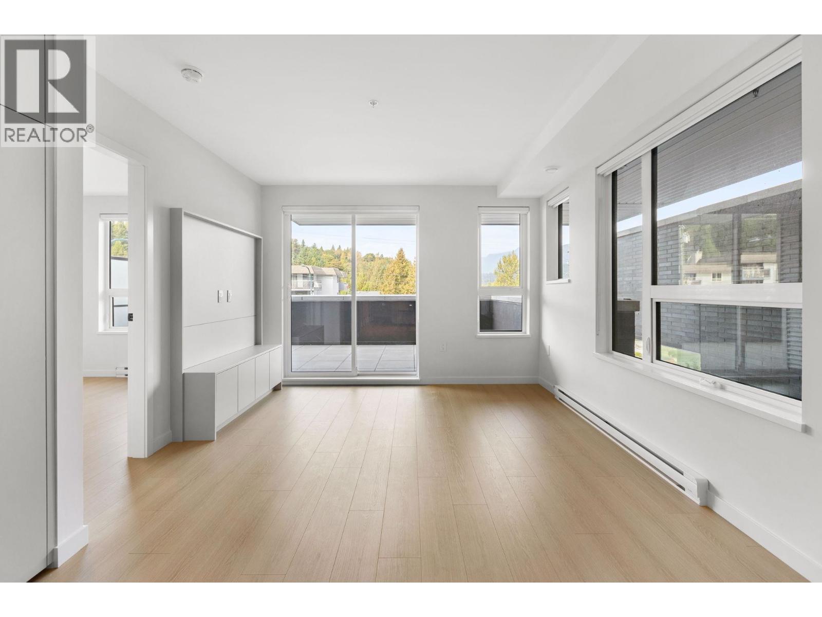 213 2015 ST. JOHNS STREET, Port Moody