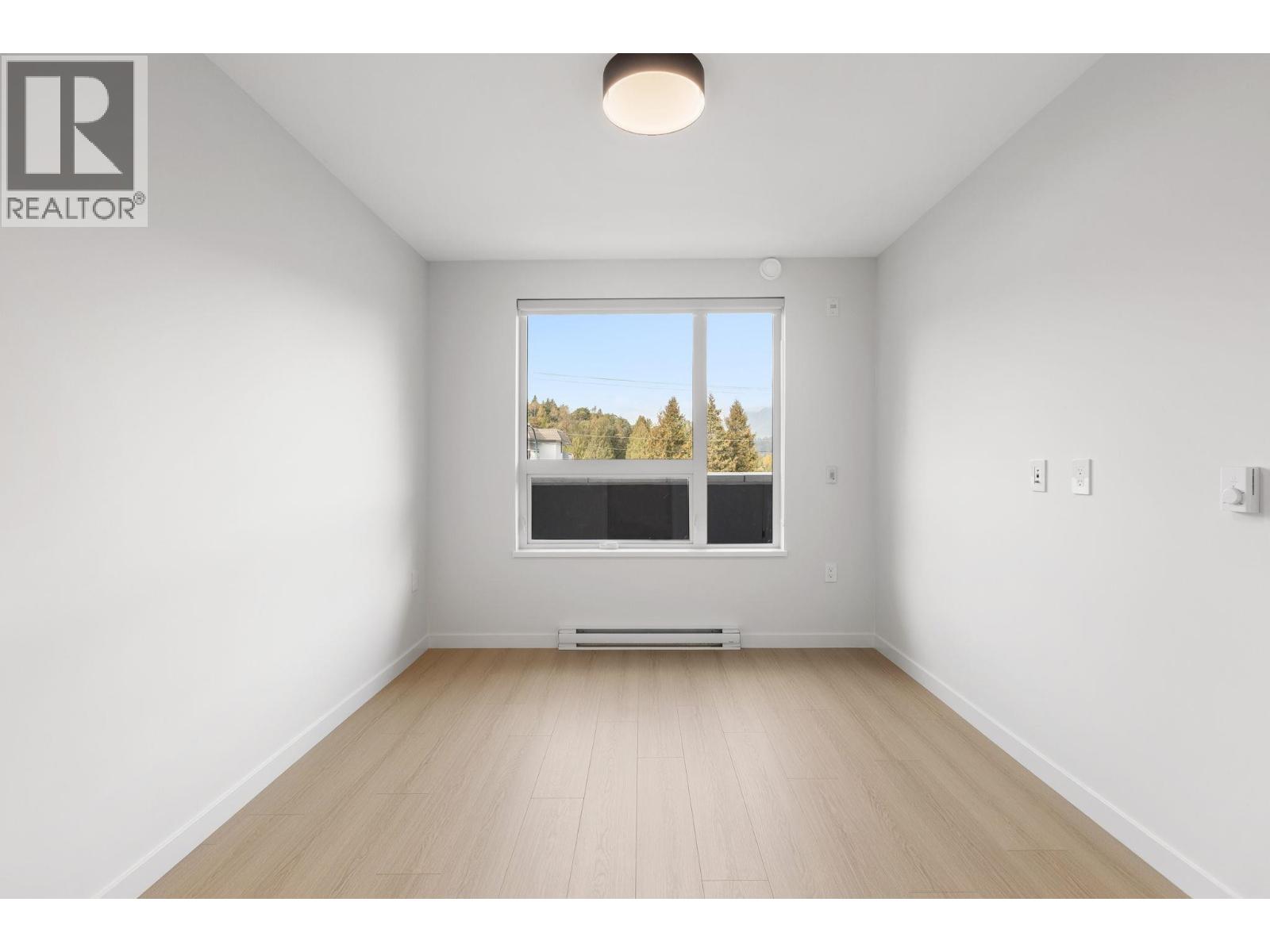 213 2015 ST. JOHNS STREET, Port Moody