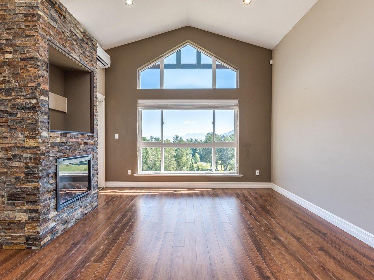 307 33755 7TH AVENUE, Mission