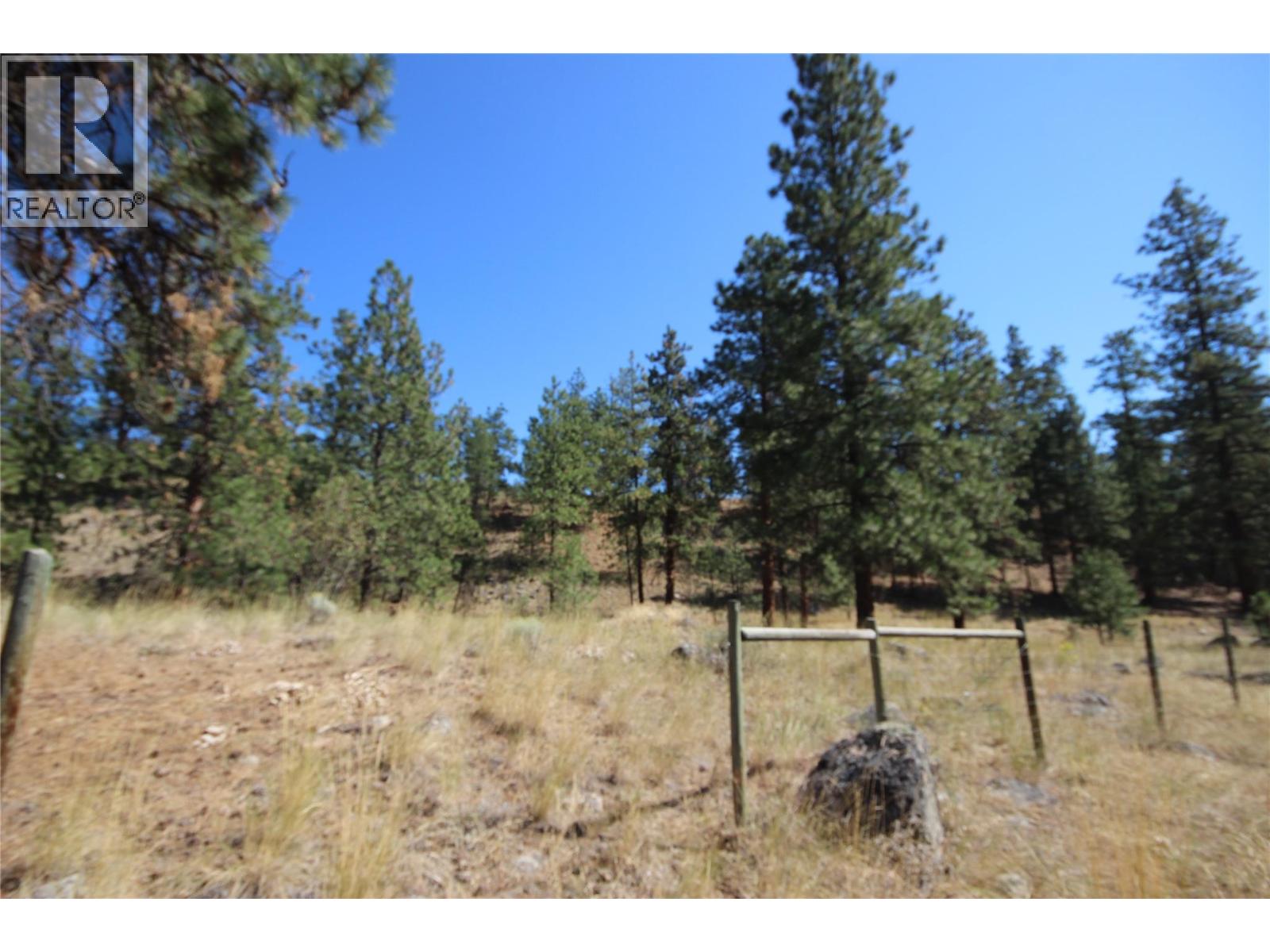 12 Deans Road, Summerland