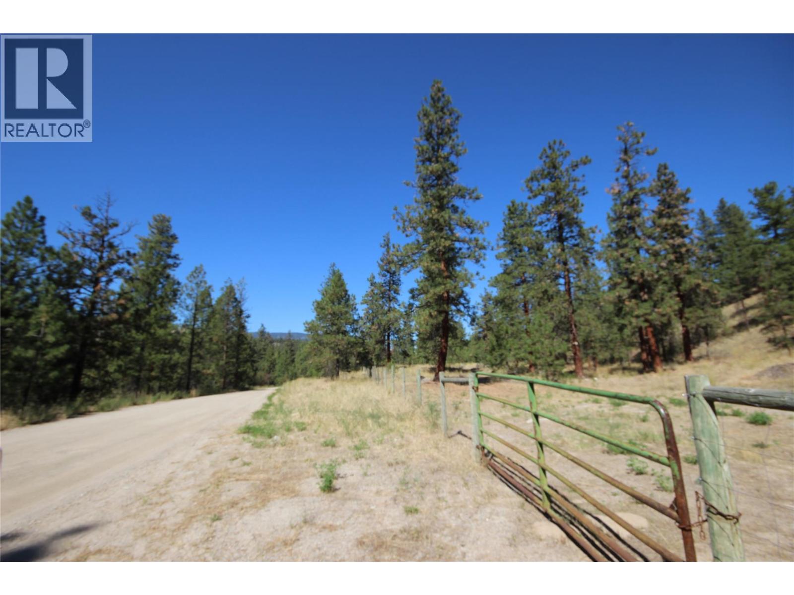 12 Deans Road, Summerland