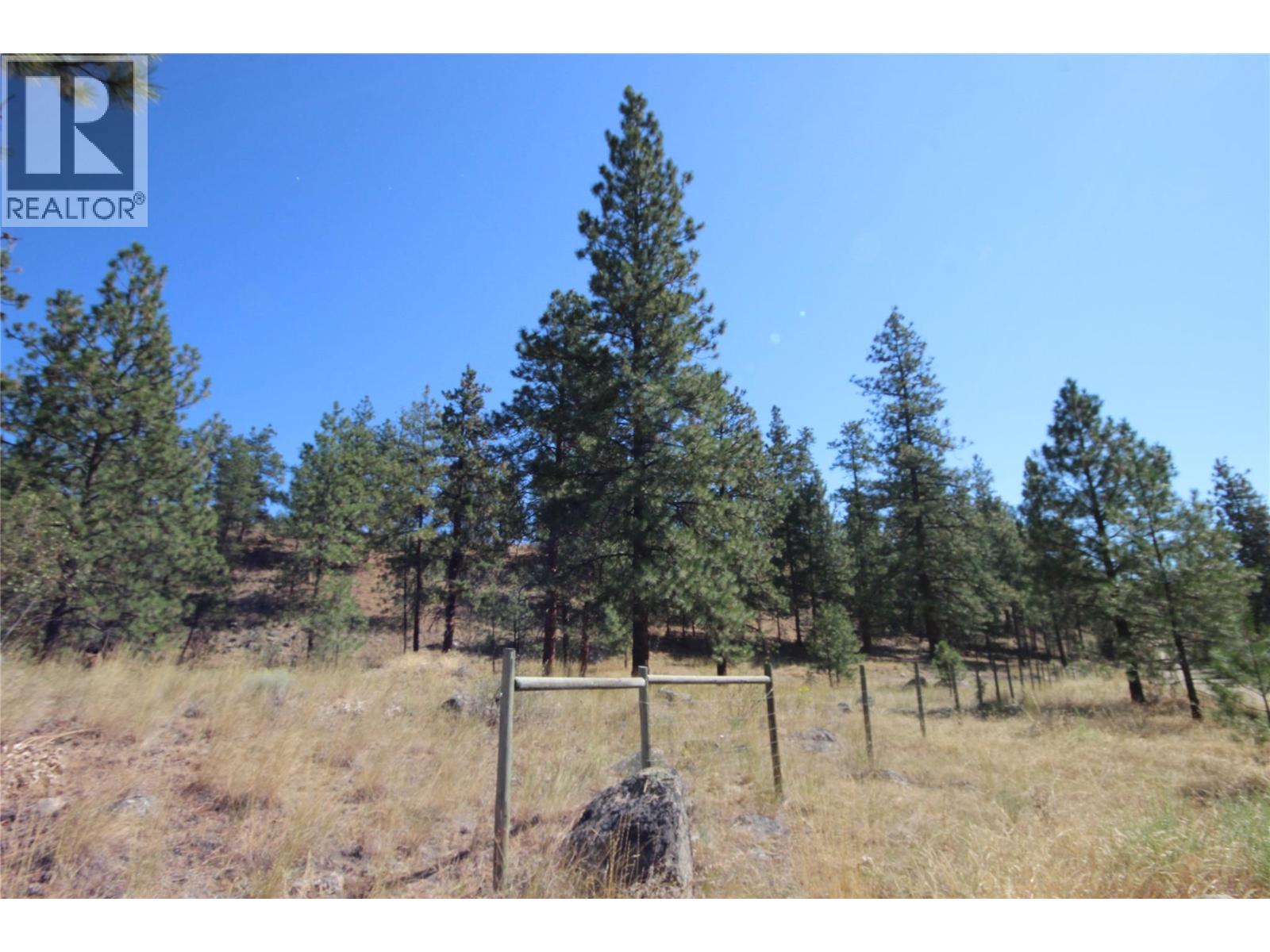 12 Deans Road, Summerland