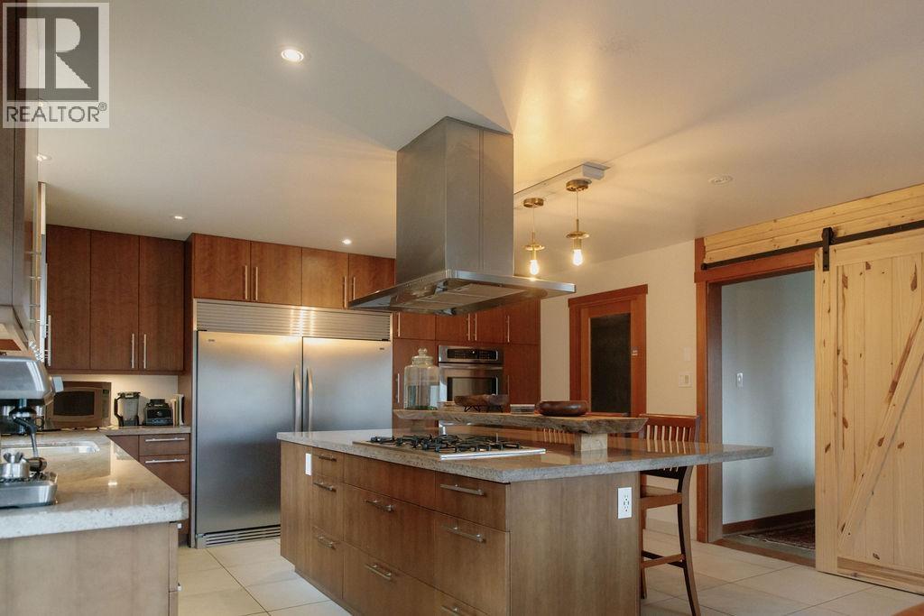 1380 FERNIE ROAD, Bowen Island