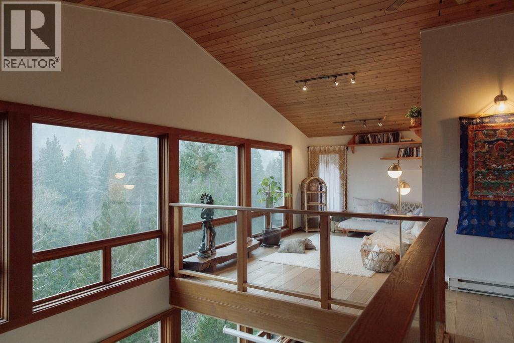 1380 FERNIE ROAD, Bowen Island