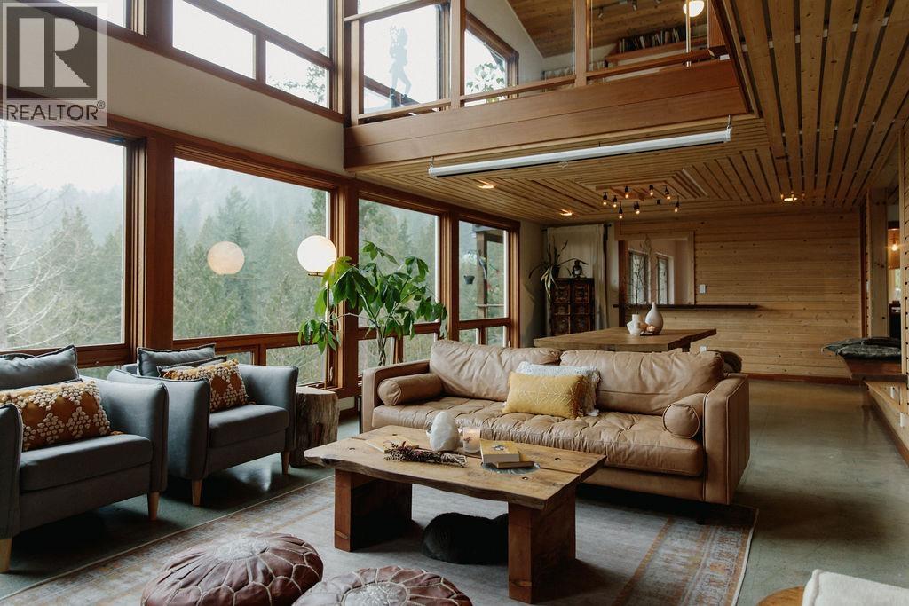 1380 FERNIE ROAD, Bowen Island