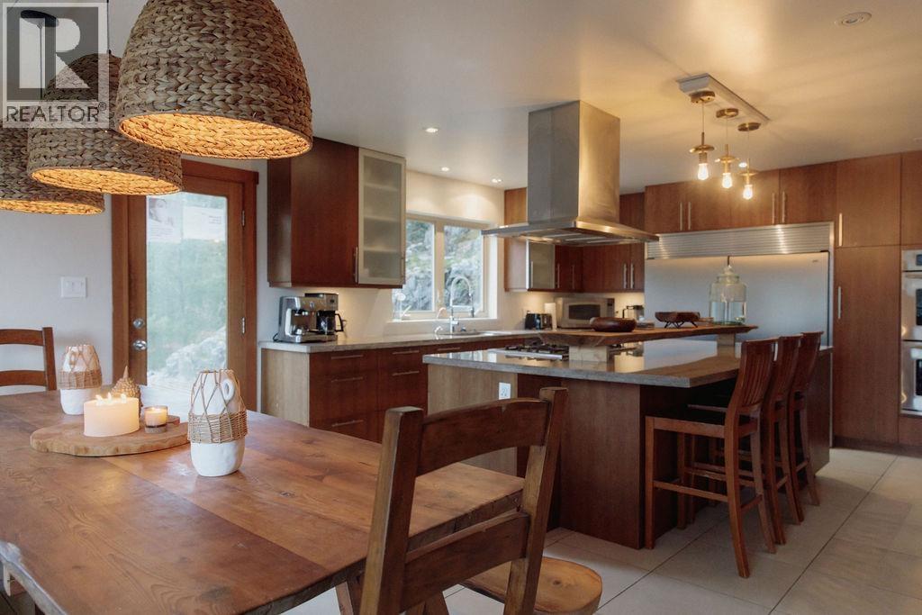 1380 FERNIE ROAD, Bowen Island