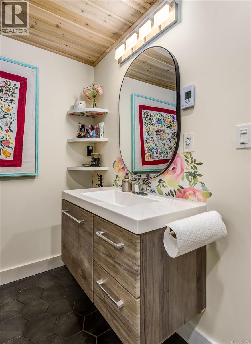 1165 Glen Urquhart Dr, Courtenay