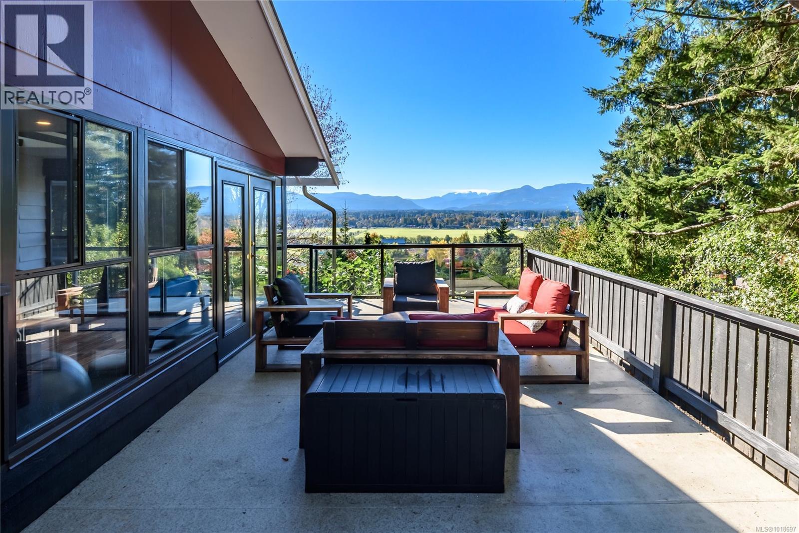 1165 Glen Urquhart Dr, Courtenay