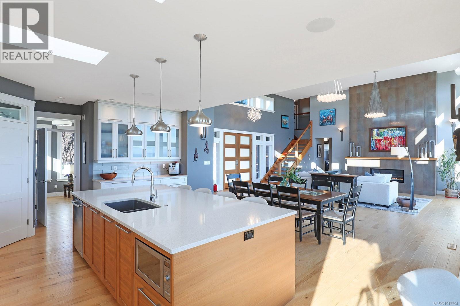 300 Connemara Rd, Comox