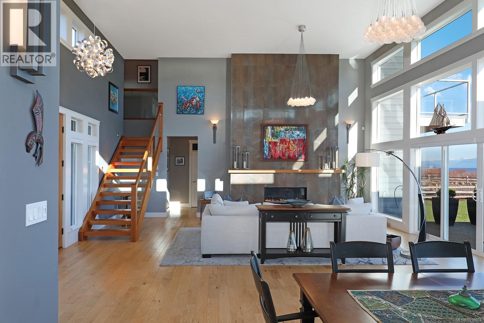 300 Connemara Rd, Comox