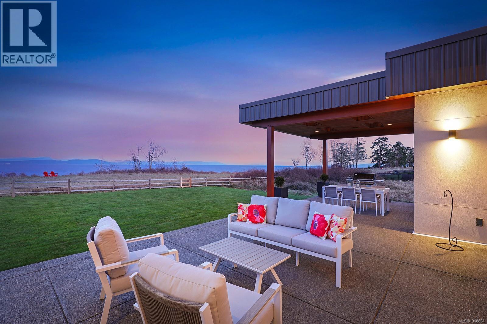 300 Connemara Rd, Comox