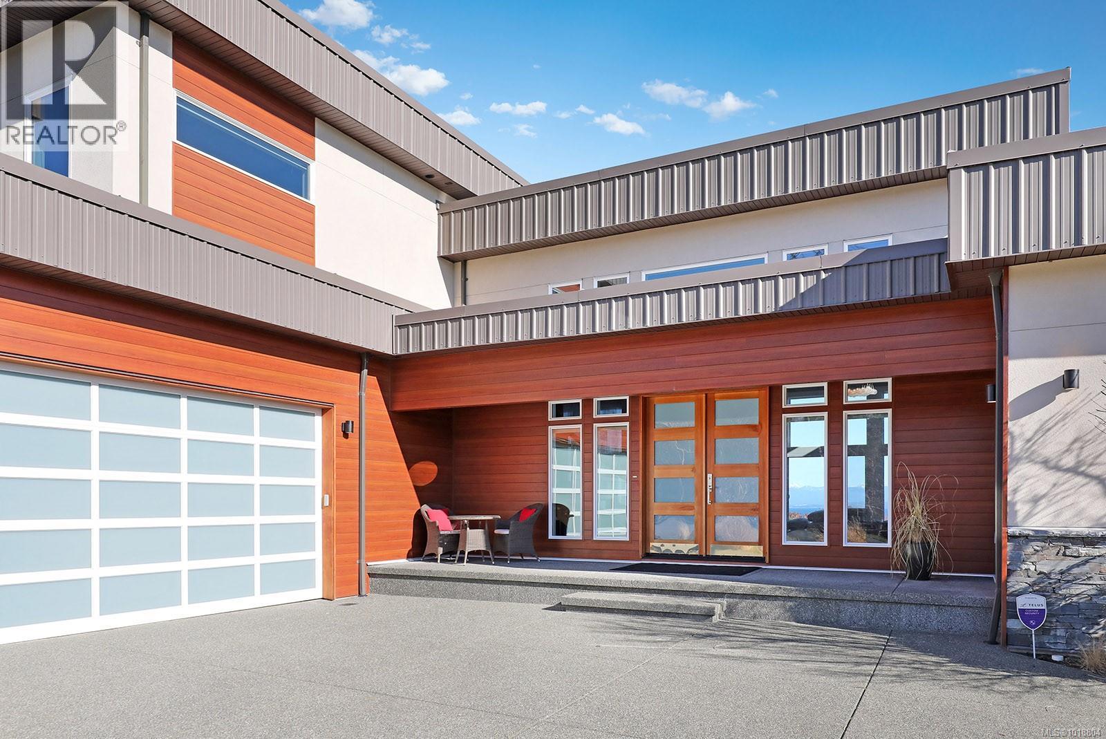 300 Connemara Rd, Comox