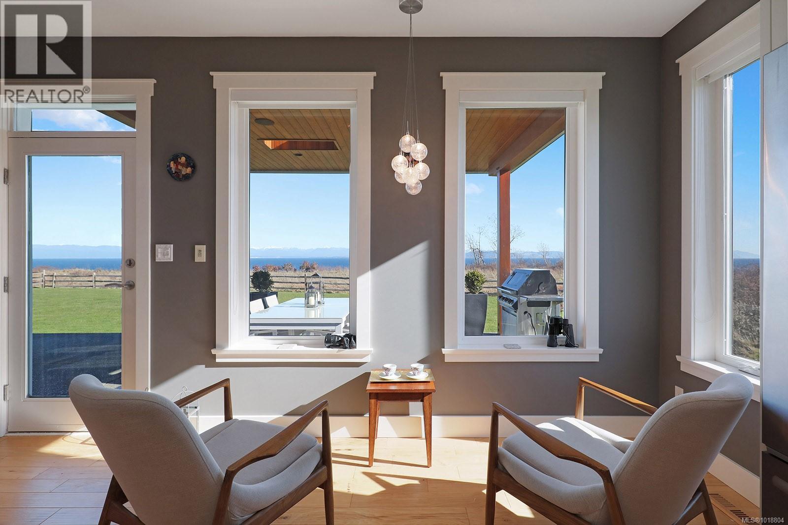 300 Connemara Rd, Comox