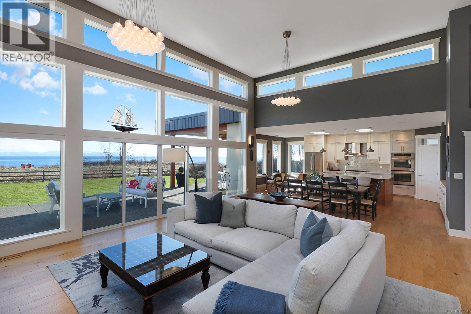 300 Connemara Rd, Comox