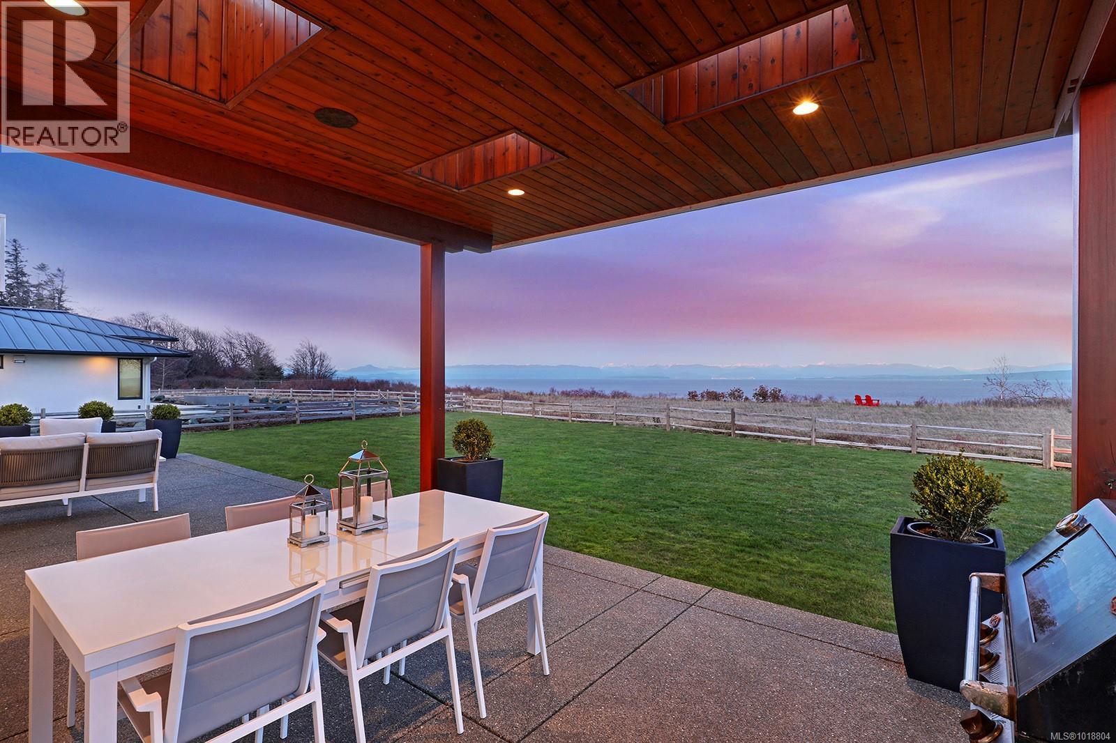 300 Connemara Rd, Comox