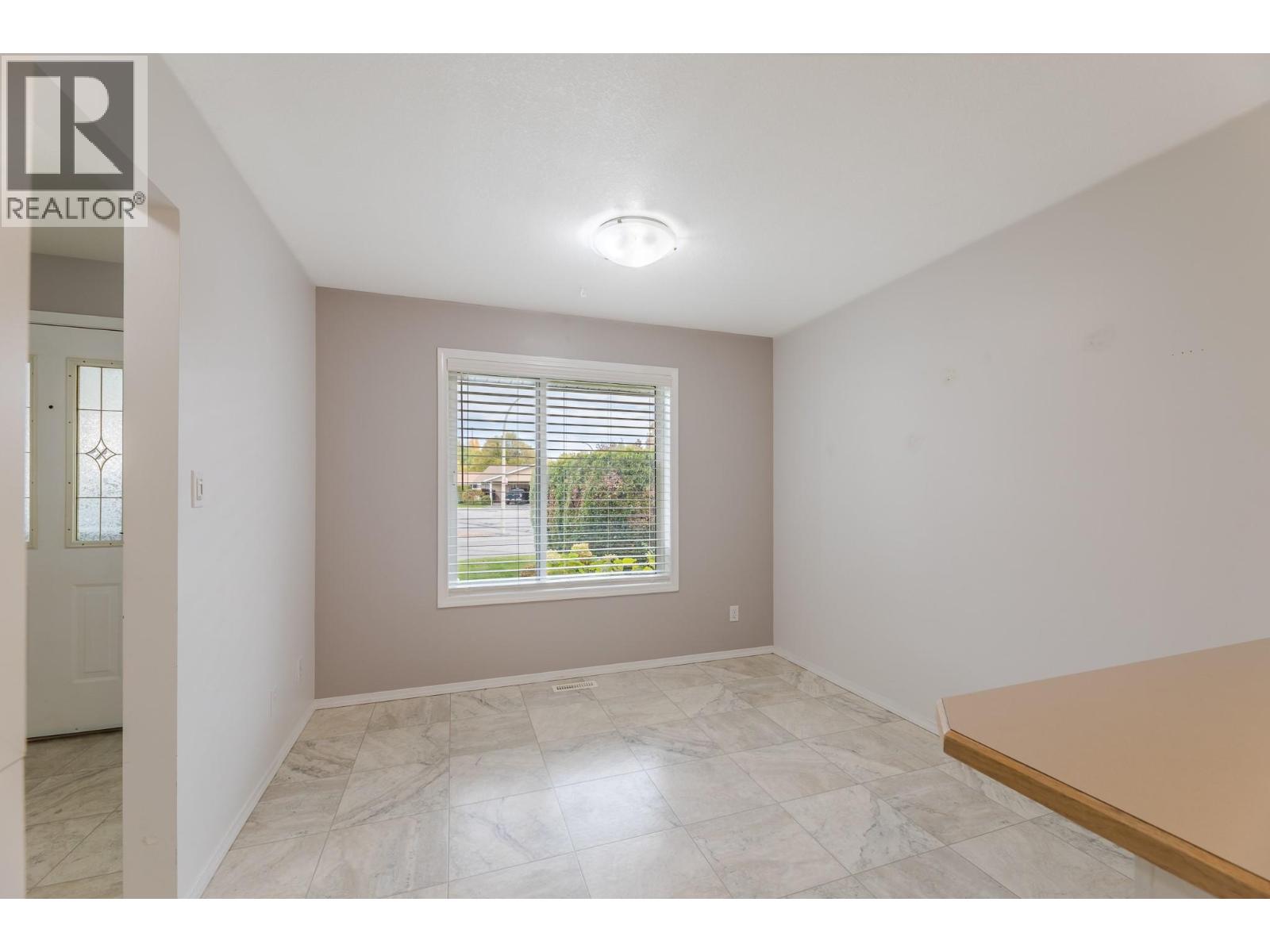 145 REDWING Place Unit# 7, Oliver